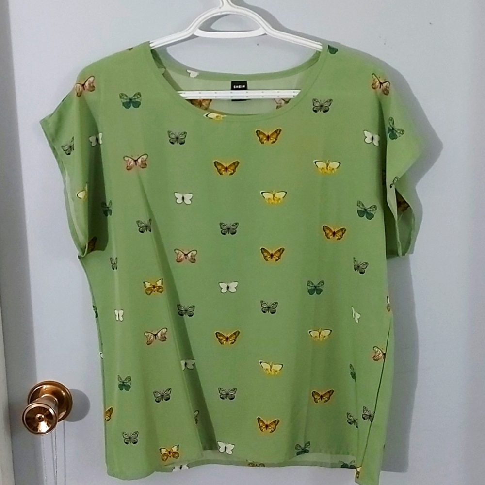 NWOT Butterfly top